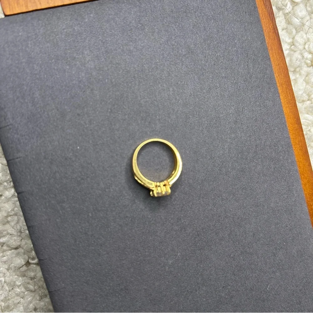 Elegant‎ Gold Ring with Clear Stone